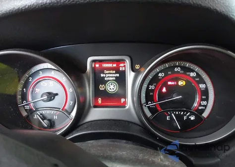 2018 Dodge Journey Crossroad z USA, uszkodzony, nr VIN 3C4PDCGG0JT166725